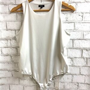 Mexx Ivory Scoop Neck Sleeveless Bodysuit